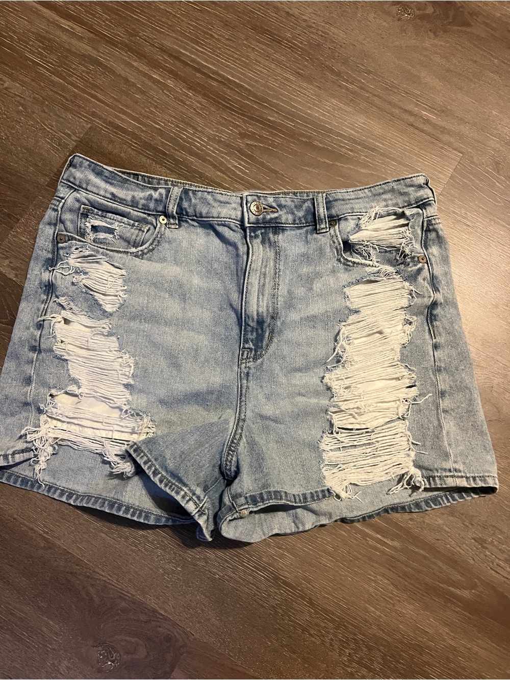 American Eagle Comfort Stretch Distressed Denim Shorts size 14